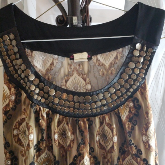 Top - Picture 2 of 3